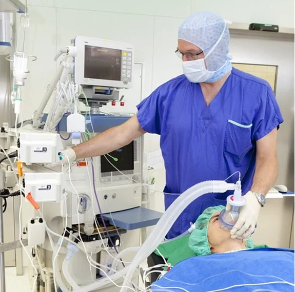 高精度、低壓板載壓力傳感器用于呼吸機(jī)和麻醉設(shè)備